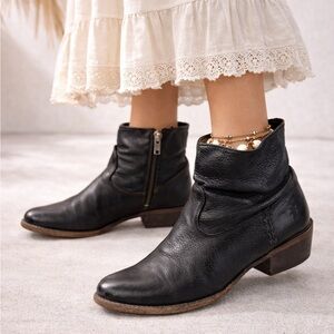 Frye Black Leather Ankle Boots Size 7.5 Side Zip Western Festival Cowgirl Boho